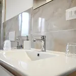 Borgo Carida - Family Holidays 게스트하우스 Zaccanopoli