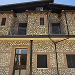 게스트하우스 Borgo Carida - Family Holidays 4*