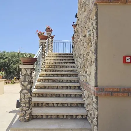 Borgo Carida - Family Holidays * Zaccanopoli